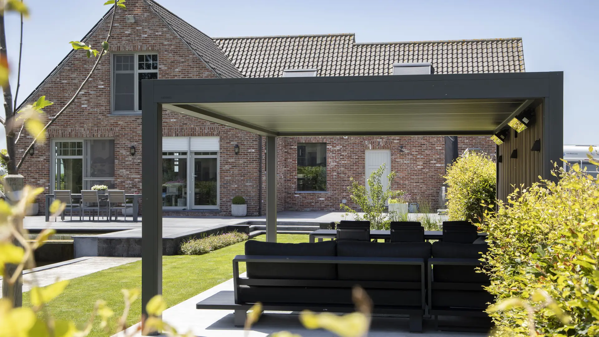 Designing your large garden in three steps