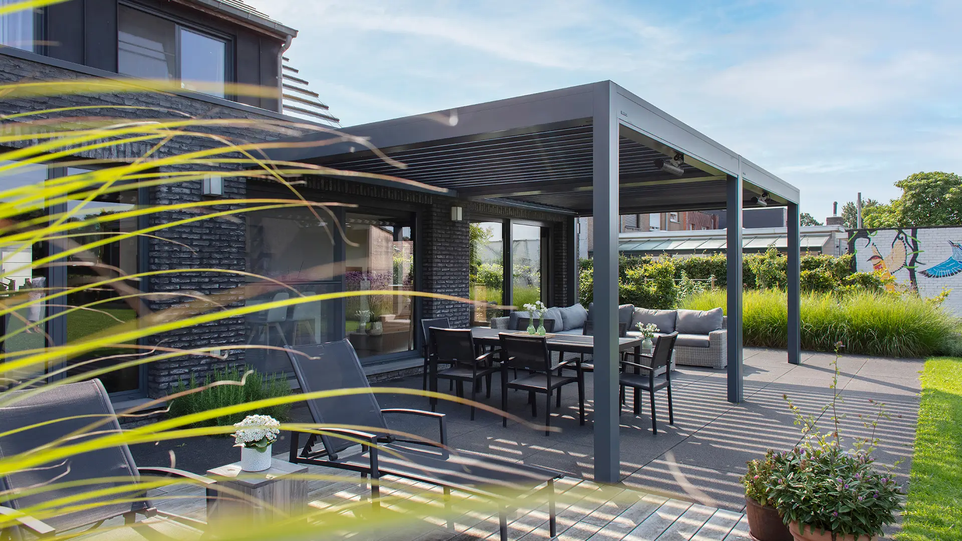 Why choose an aluminum pergola?